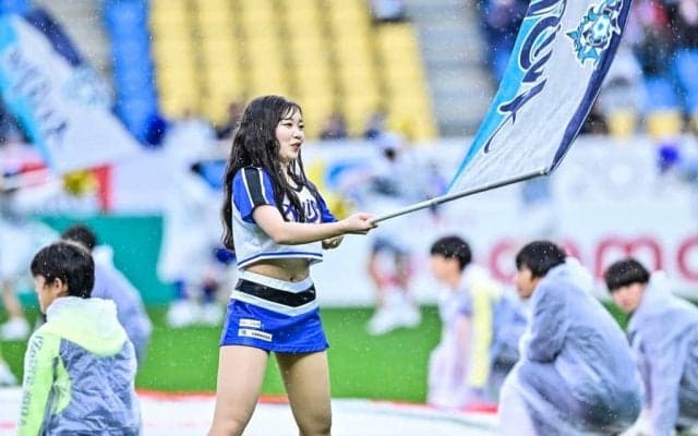 「どちらもかわいい」J1福岡とソフトバンクのチアリーダーの「豪華コラボダンス」が話題に！「倍速かと思うくらいキレキレ!!」「年数回はやって欲しい」とファン歓喜