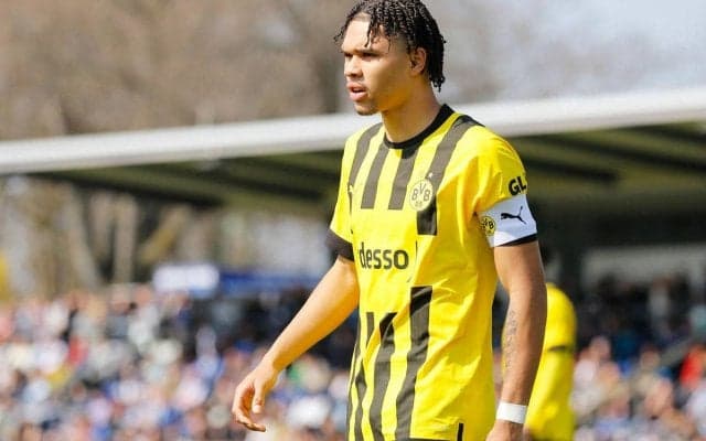 フランクフルトがドイツ期待の大型CB、19歳DFコリンズをドルトムントから完全移籍で獲得