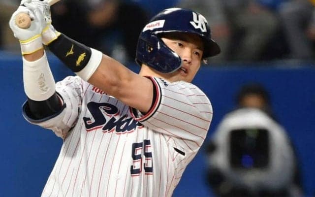 頭抱えた同僚の「リアクションがすべて」　当てただけで…衝撃弾は「なんでHRになる」