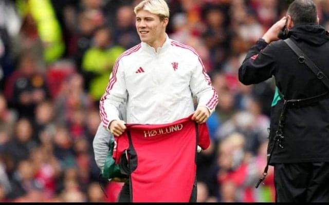 ホイルンドの背番号は「17」で決まり？　フレッジはトルコ強豪への移籍が秒読み