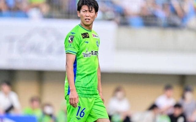 「あまりにもイケオジ」わずか1秒の登場で話題をさらう湘南の38歳「クラブ公認イケメン」！「意外とお茶目〜」「瞬時にピントが合うのすげぇ」などの声