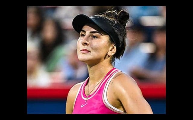 元全米女王 背中を疲労骨折