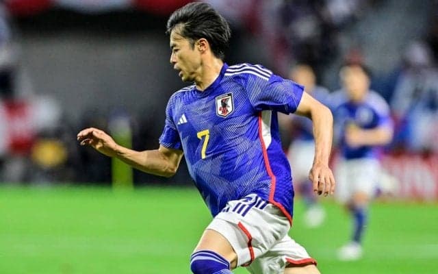 「ソンと並ぶの感慨深い」プレミアリーグが公開した“優勝候補イラスト”に三笘薫が描かれる！ 7人の名手と並ぶ姿に「三笘いるのえぐい」「凄すぎだろ！」と絶賛の声