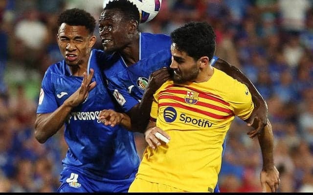 連覇目指すバルセロナはドロー発進…カード辞さないヘタフェのラフプレーに苦しみハフィーニャ＆チャビ監督退場【ラ・リーガ】