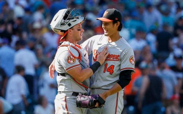 【MLB】藤浪晋太郎、“最速球”トップ5独占で日米キャリア初セーブ　捕手と喜びのハグも
