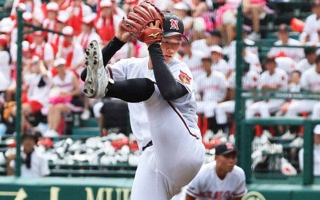 高校球界を席巻する「佐々木朗希フォーム」の明と暗　日大山形のエース・菅井颯は球速11キロアップしたが...