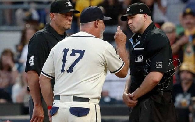 【MLB】一瞬で3人が退場…　指揮官＆コーチ不在で「誰が監督代行？」場内騒然のブチギレ劇場
