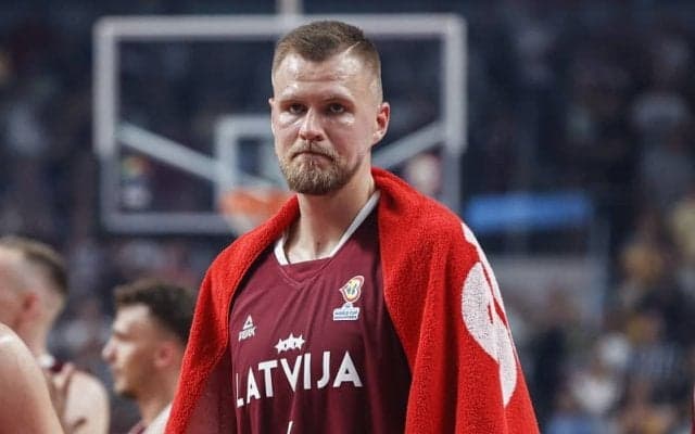 ラトビア代表のクリスタプス・ポルジンギスが足底腱膜炎のためワールドカップ出場を断念