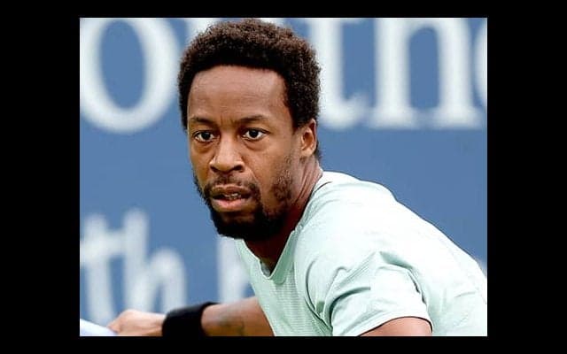 モンフィス 左脚痛めるも逆転勝ち