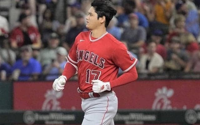 「ショウヘイは壮大だ」絵になる大谷翔平の42号後の“ノーヘル走塁”に米メディアも熱視線「彼にできないことはあるか」