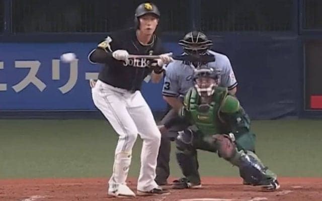 鷹・柳田の“超ド級の奇策”　指揮官も隠せぬ笑い…小技なのに「めちゃくちゃ飛ばす」