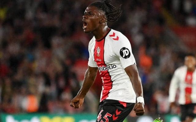 チェルシーが19歳MFラヴィアを確保！ 移籍金は総額107.4億円、7年契約で背番号は「45」