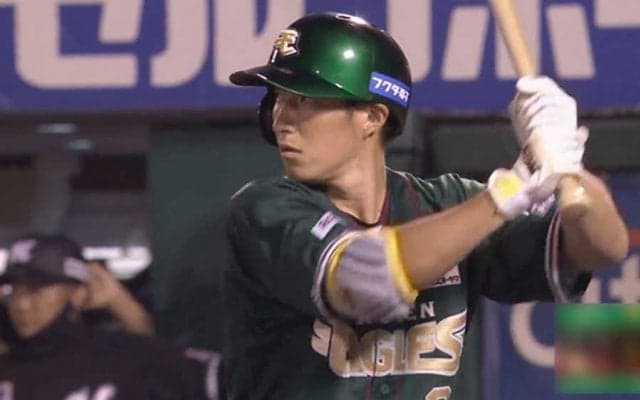 楽天が連敗3でストップ　8回に島内→小深田→辰己の3者連続適時打で鮮やか逆転劇