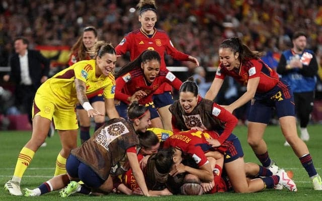 スペインがイングランドを退け初優勝達成！左SBカルモナが準決勝に続く値千金の決勝点【女子W杯2023】