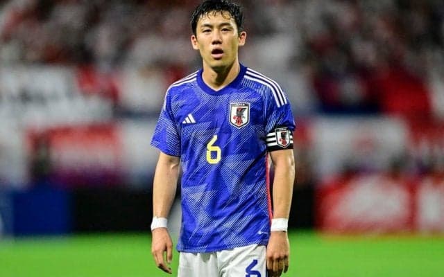 「エジプトの王から来てくれるの胸熱すぎる」リバプール加入の遠藤航とエースFWサラーの“初対面”動画が話題沸騰！「サラーと遠藤会話してるだけでニヤけるわ」の声