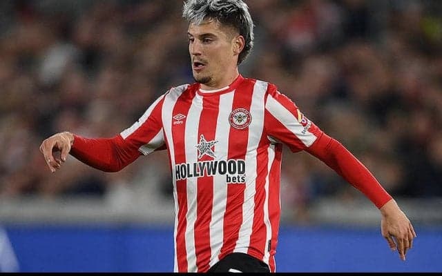 バレンシアがブレントフォードMFカノスを獲得！　バルサのカンテラ出身者が10年ぶりの母国帰還に