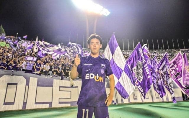 「何回見ても最高だ、、」J1川崎を4年ぶりに下した広島の「マルコスJの芸術的ラストパス→満田の劇的裏抜け弾」へ賛辞止まらず！「どれだけ予想外なワンタッチなのか」と感嘆の声