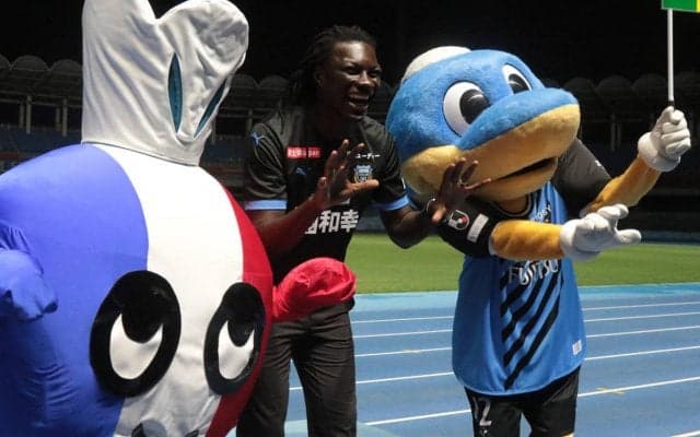 「ゴールを決めて、タイトルを」電撃加入のゴミス、苦しむ川崎Fを救う一手に“The Lion”が誓う「強い気持ちを全面に出して闘う」