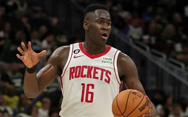 ワールドカップでスペイン代表のロスター入りしたウスマン・ガルーバがサンダーから放出