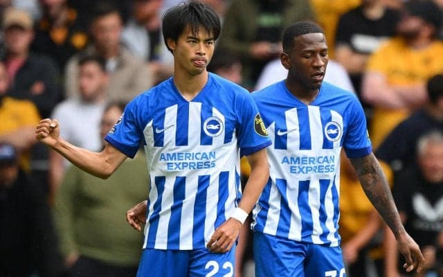 「めっちゃいじられてる」ブライトン公式が三笘の衝撃ゴールを“アシスト”したエストゥピニャンを盛大にいじる「みんなカオルのゴールの話をするけど…」