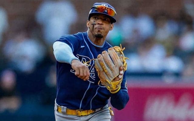 【MLB】本拠地周りから消える265億円フランコの“爪痕”　未成年少女と不適切疑惑で休職扱い