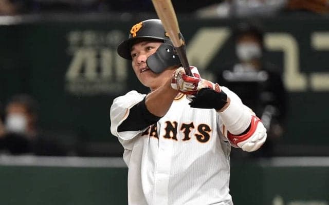 巨人・坂本への死球巡った高津監督のリクエストに球場騒然　ヤクルト投手陣の乱調ぶりにファンから怒りの声も