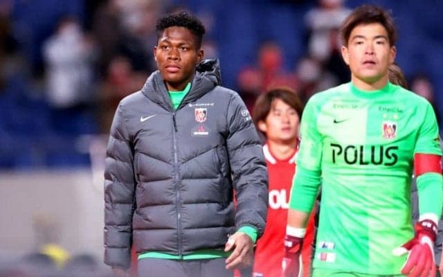 鈴木彩艶が挑み続ける西川周作の背中。「いつかは必ず越えたい」16歳差の守護神が育んだライバル関係と絆