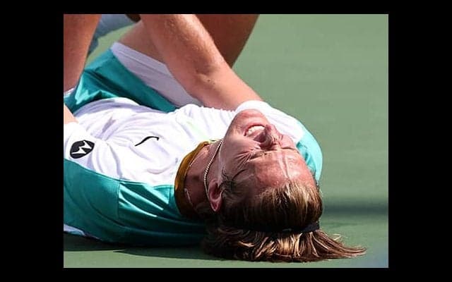 足首負傷で棄権「厳しい決断」