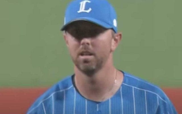 打者は手出ぬ“超絶変化”は「落差やばいな」　バットもへし折る新助っ人は「えぐい」