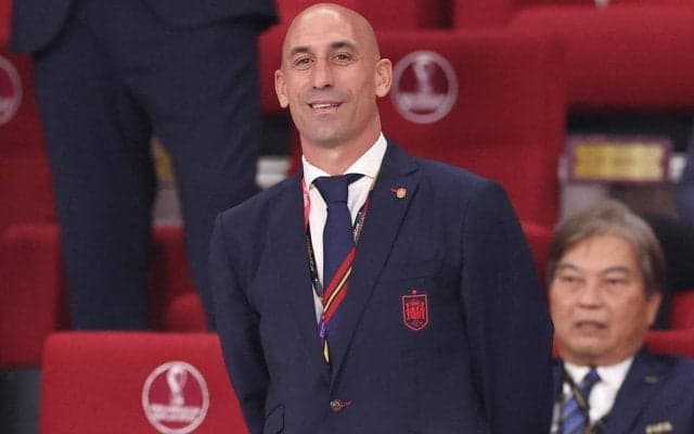 FIFAが女子選手にキスしたルビアレス会長に暫定的な資格停止処分を発表！ スペインサッカー連盟は法的措置発表も、今後は被害選手への連絡も禁止に