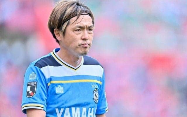 「演歌歌いそうw」「浴衣と青空がお似合い」J2磐田が夏限定「のぼり」で「浴衣姿の遠藤保仁デザイン」を披露！ オークションで出品予定の旗に「欲しいな～」の声