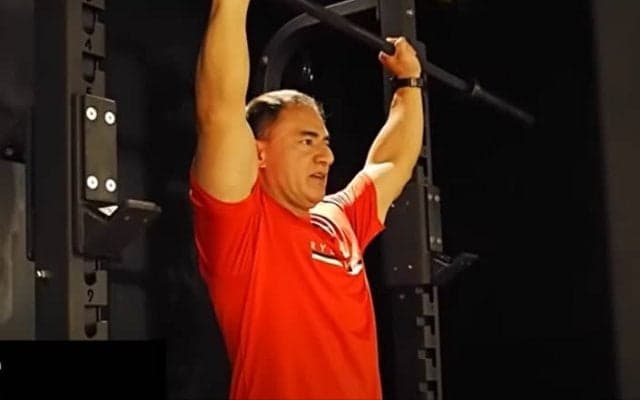ボディビルダー世界王者が伝授！シンプルでわかりやすい筋トレ法〜肩・背中編〜