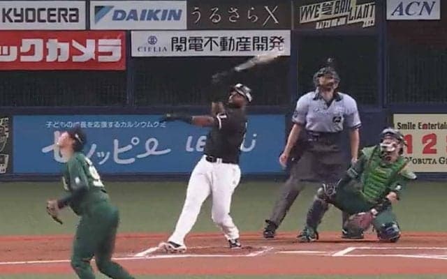 5階席一直線「パワーえぐすぎ」　野手も追わない“衝撃弾”は「想像の倍飛んでた」