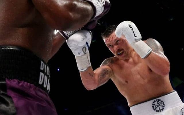 「VARを導入すべき」ウシクの快勝劇に止まぬ批判！ 疑惑のローブロー判定に敵メディアが異論噴出「わざと休んだ」