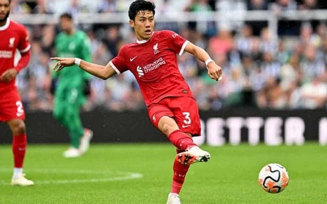 【プレミアリーグ】初先発の遠藤航にメディアの評価分かれる　クロップ監督は「彼は我々が何をしているのか、まったく理解できていない」と辛口