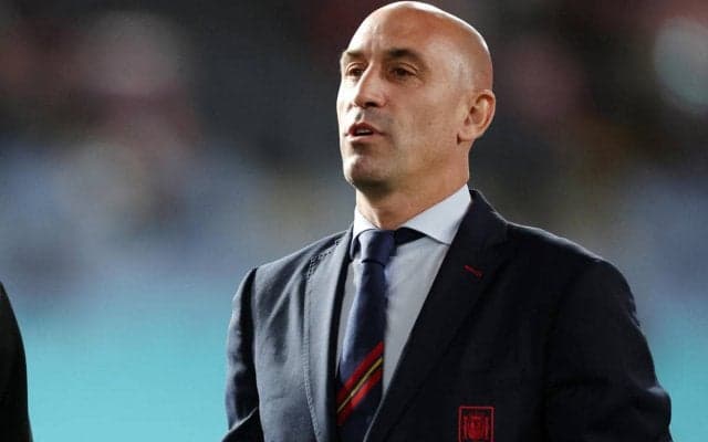 選手にキスで職務停止のスペインサッカー連盟会長、母親がハンガーストライキ、「真実を話すこと」を被害者・エルモソに要求