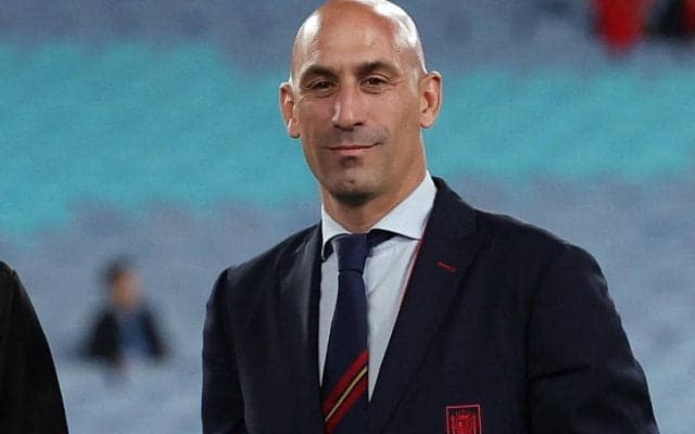 スペインサッカー連盟の地域連盟会長ら、女子選手へのキス問題を起こしたルビアレス会長に辞任を要求