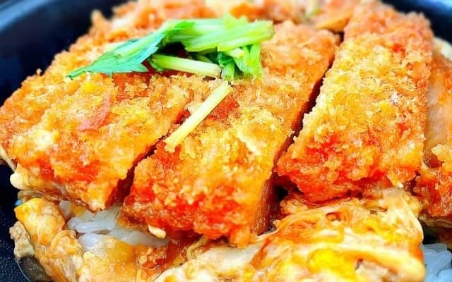 ダイエットにはカツ丼が効果的！？筋トレ博士が語るダイエットに効果的な意外な食品とは