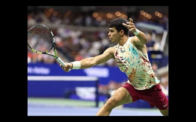 王者アルカラス 相手途中棄権で2回戦へ