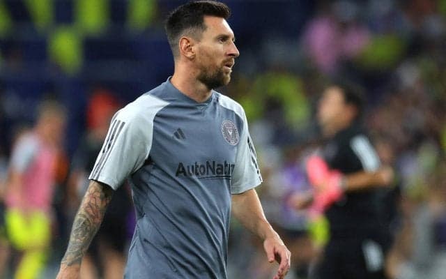 「利き手は右なんだね」世界最高のレフティー、メッシがドッジボールで本気投げする姿に注目の声「足の方が上手そうだ」