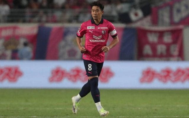 C大阪に最速助っ人?! 世界陸上100m6位のサニブラウンが登場しトレーニングウエアで香川真司やレディースと記念撮影