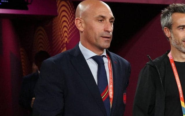 女子選手へのキス問題を起こしたルビアレス会長、ハンガーストライキの母親が3日で入院