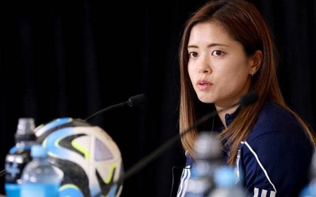 長谷川唯の背後にルベン・ディアス！PFA受賞式での男女シティ選手集合写真が反響「このオーラ」「この面子に唯ちゃんいるのすごい」