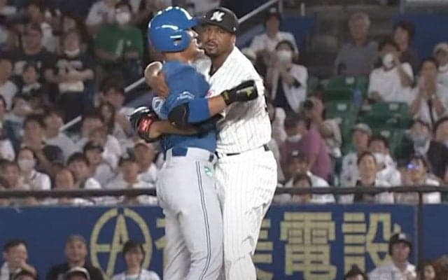 ホールド王の“ホールド”に「ほっこり」　濃密すぎるアウト「一塁コーチも芸術点」