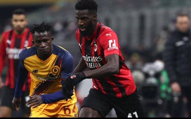 元フランス代表MFバカヨコがロリアンにフリー加入！　2年契約で母国帰還に
