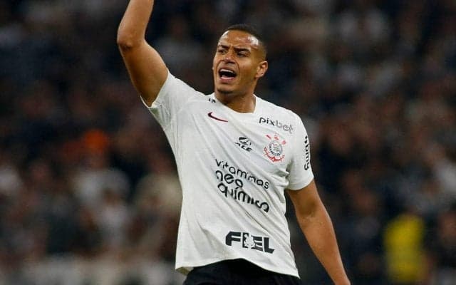 フォレスト、コリンチャンスの若手CBムリージョを完全移籍で獲得