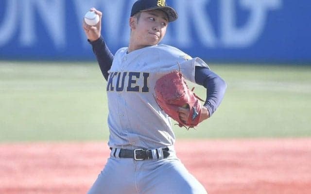 侍U-18、和やかな練習風景が「可愛すぎる」　右腕の“はにかみ”にファン注目