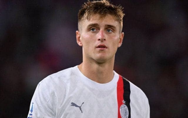 ミランFWコロンボ、2028年まで契約延長しモンツァに1年レンタル