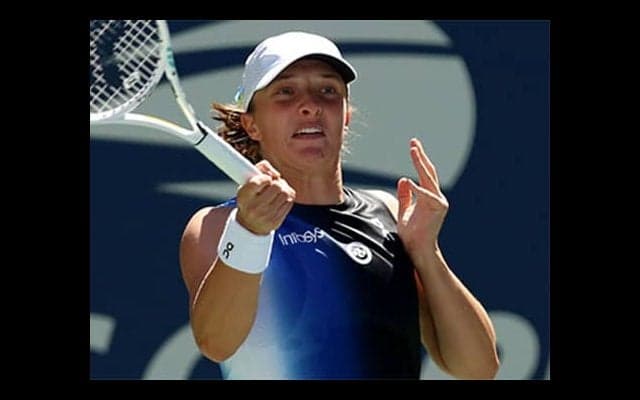  友達少ない女王 親友に完勝で16強 