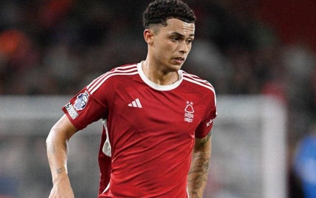 スパーズがPL屈指の快速アタッカーを獲得！　フォレスト生え抜きのブレナン・ジョンソンが加入